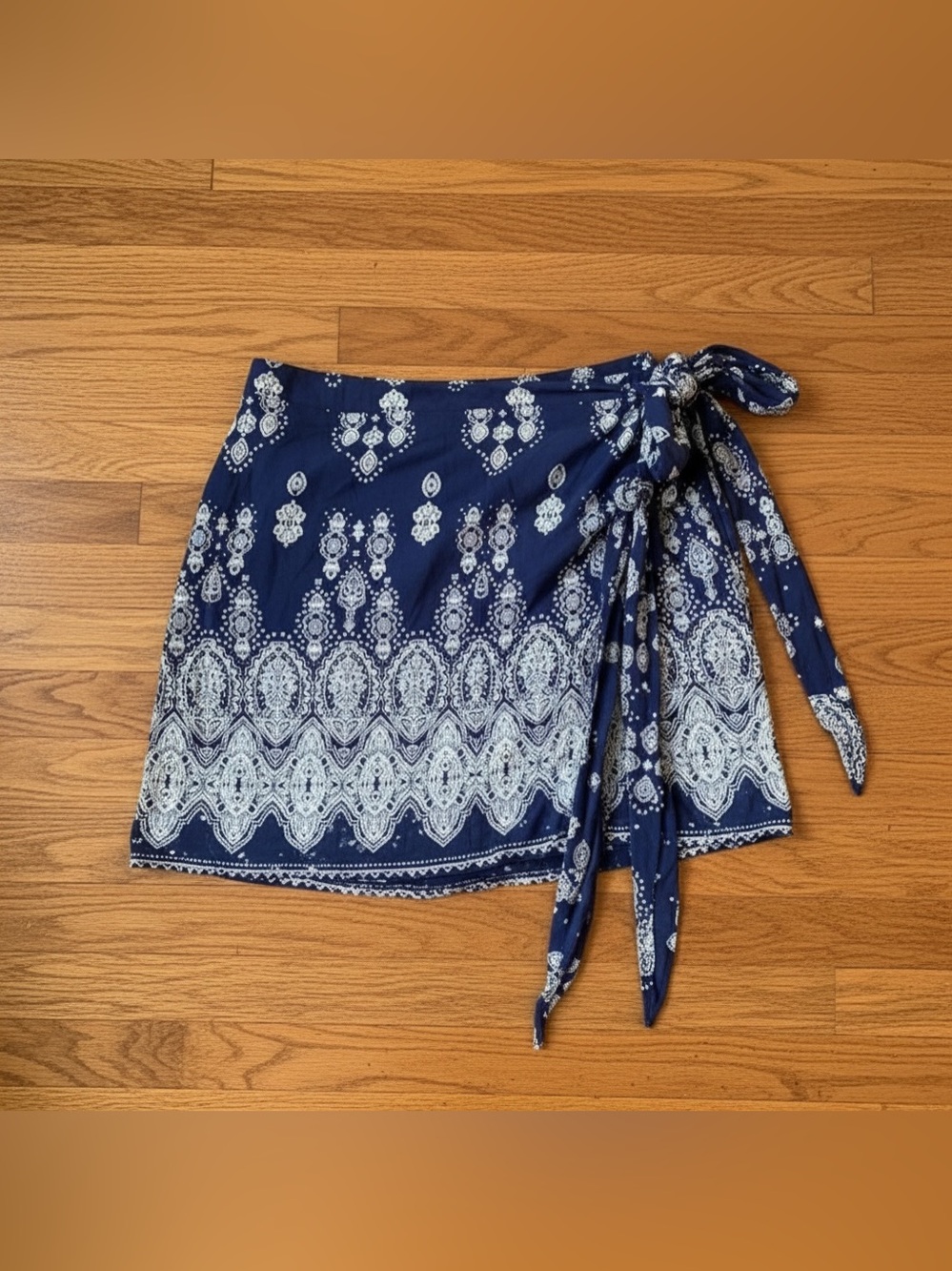 VENUS Navy and White Boho Mid Rise Paisley Print Mini Wrap Skort Size Med Flowy